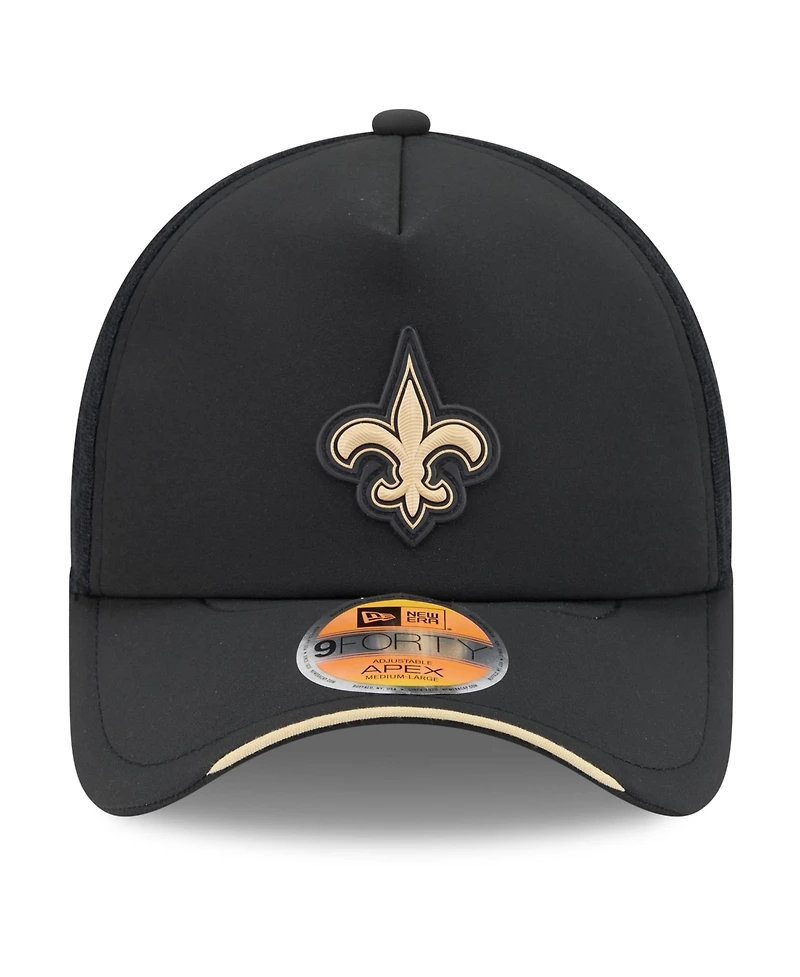 New Era Men's Black New Orleans Saints 2026 Sideline Apex 9FORTY Adjustable Trucker Hat