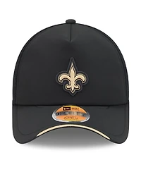 New Era Men's Black New Orleans Saints 2026 Sideline Apex 9FORTY Adjustable Trucker Hat