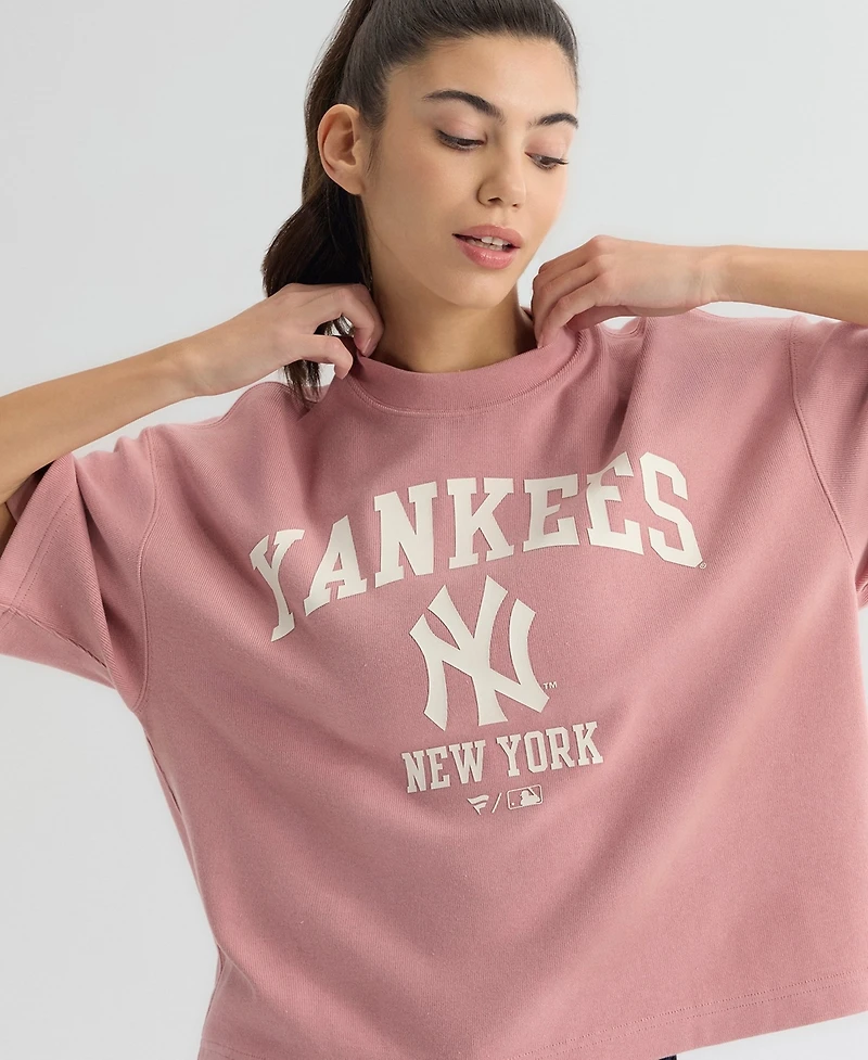 Fanatics Women's New York Yankees Boxy-Crop T-Shirt