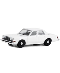 Greenlight 1:64 Scale Hot Pursuit Hobby Exclusive Series 1980-1989 Dodge Diplomat Police Unmarked Diecast Model Car