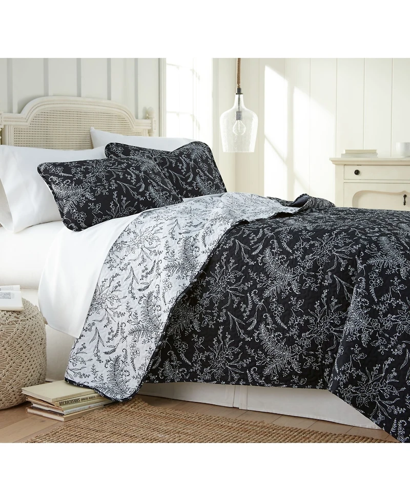 Southshore Fine Linens Winter Brush Lightweight Reversible Quilt Set