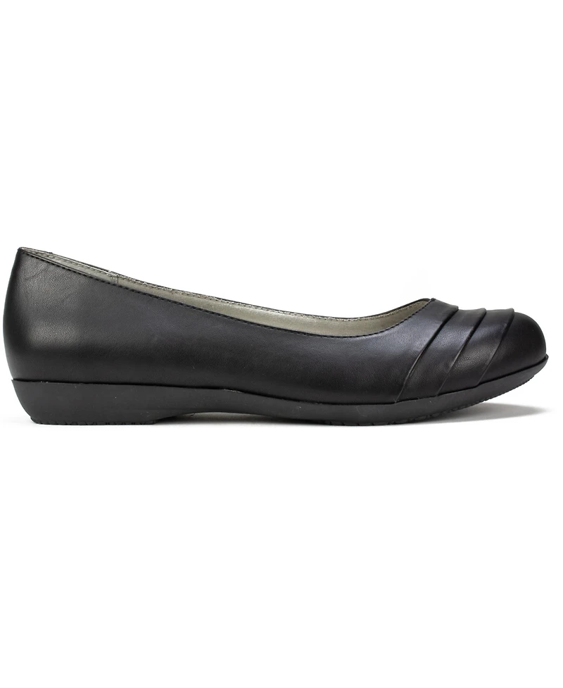 Cliffs by White Mountain Women's Clara Ballet Flats