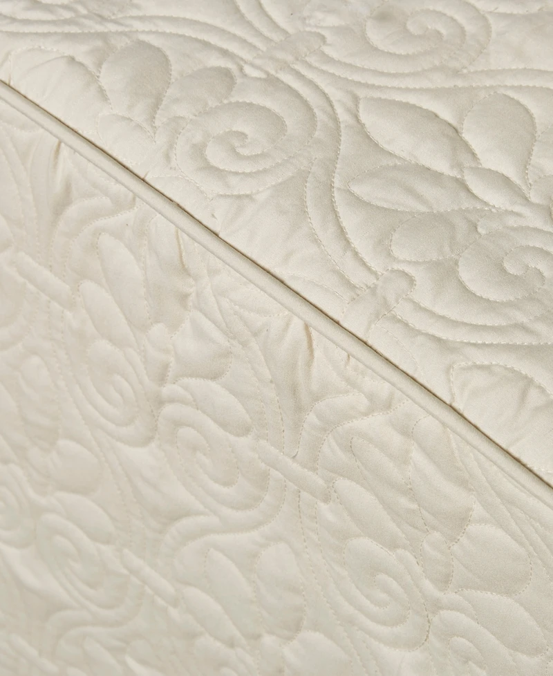 Madison Park Quebec Open Corner Pleated Quilted Bedspread