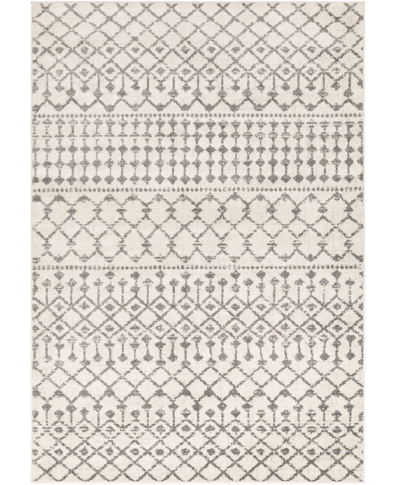 Livabliss Chester Che- 5'3" x 7'3" Area Rug