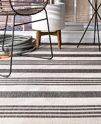nuLoom Dawn OWDN29B 5'3" x 7'6" Outdoor Area Rug