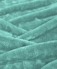 Superior Wrinkle Resistant Plush Fleece Blanket
