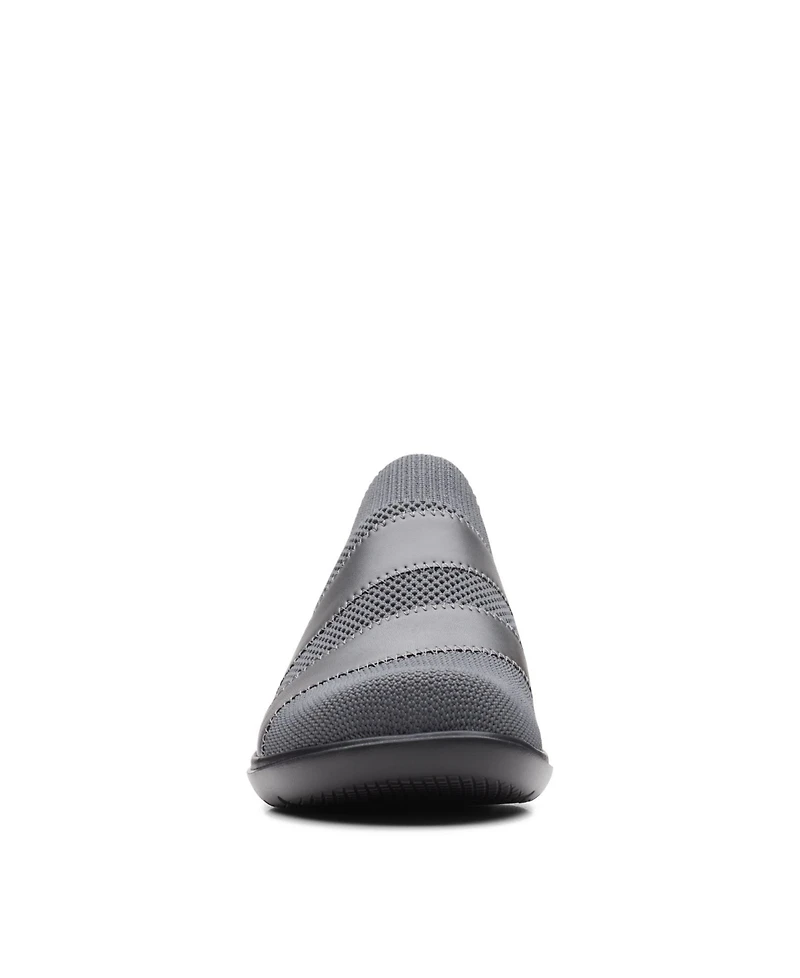 Clarks Women's Collection Sashlyn Edge Slip-on Shoe