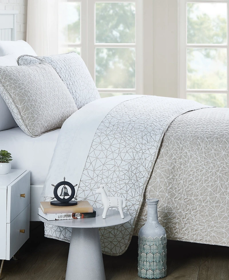 Southshore Fine Linens Geometric Maze 3-Pc. Quilt Set