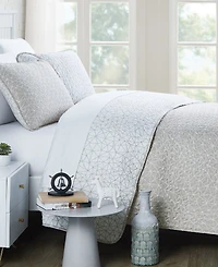 Southshore Fine Linens Geometric Maze 3-Pc. Quilt Set