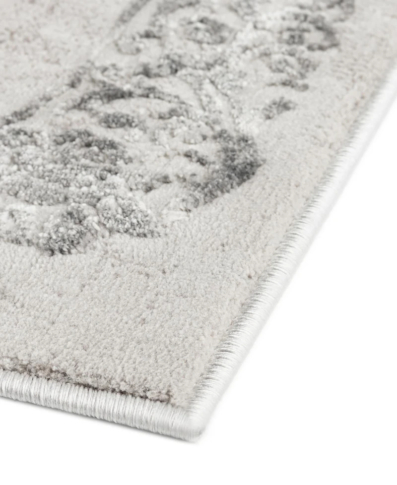 Bayshore Home Islin ISL04 7'10" x 10' Area Rug