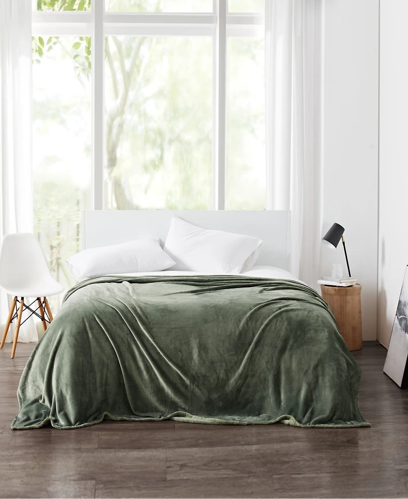 Cannon Solid Plush Blanket, King