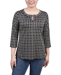 Petite 3/4 Sleeve Grommet Top