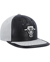Men's Mitchell & Ness Black, Gray Chicago Bulls Day One Snapback Hat