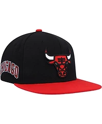 Men's Mitchell & Ness Black, Red Chicago Bulls Side Core 2.0 Snapback Hat