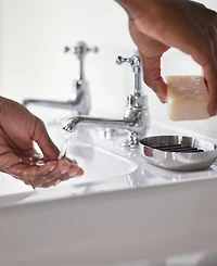Joseph Joseph Easy Store Luxe Quick-Drain Soap Dish