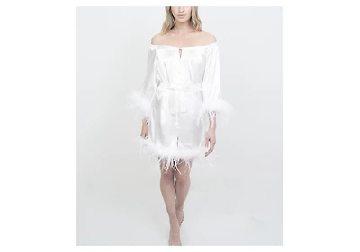 Le Laurier Bridal Women's Off-The-Shoulder Hair and Makeup Robe Feather Trim On The Sleeve Hem
