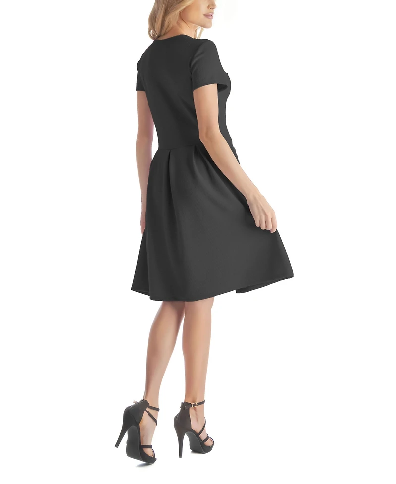 24seven Comfort Apparel Women's Scoop Neck Knee Length with Pocket Dress