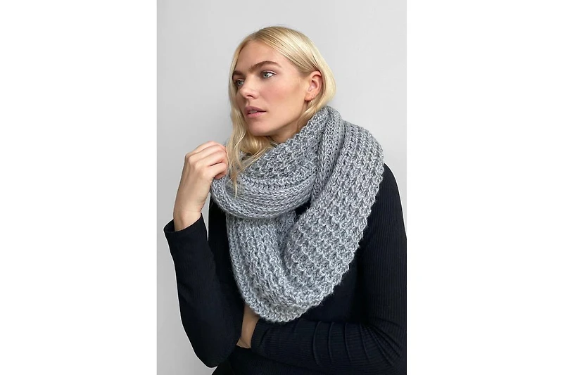 Women's London Infinity Scarf