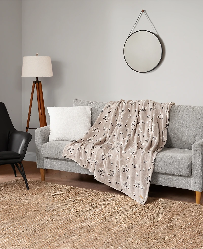 Lucky Brand Daisy Floral Cozy Plush Throw, 50" x 70"