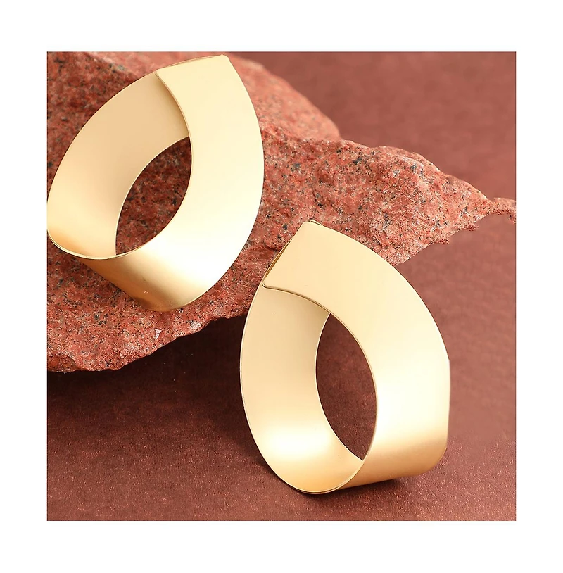 Sohi Women's Gold Metallic Twist Drop Earrings