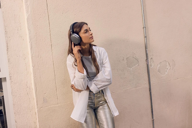 Sennheiser Momentum 4 Wireless Pride Edition Headphones