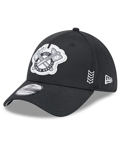 Men's New Era Black Atlanta Braves 2024 Clubhouse 39THIRTY Flex Fit Hat