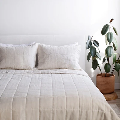 French Linen 3pc Quilt & Sham Set