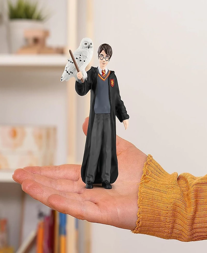Schleich Wizarding World of Harry Potter 2-Piece Set: Harry Hedwig Figurines