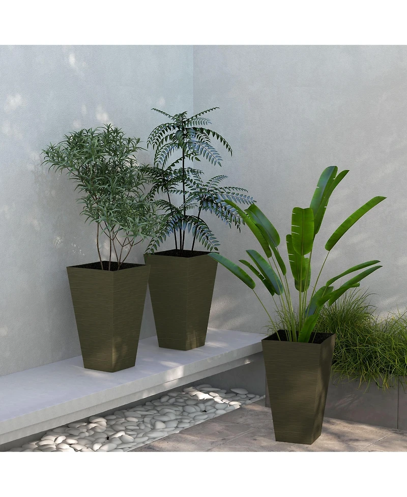 Elegant Stackable Wood-Look Outdoor Planters (Set of 3)