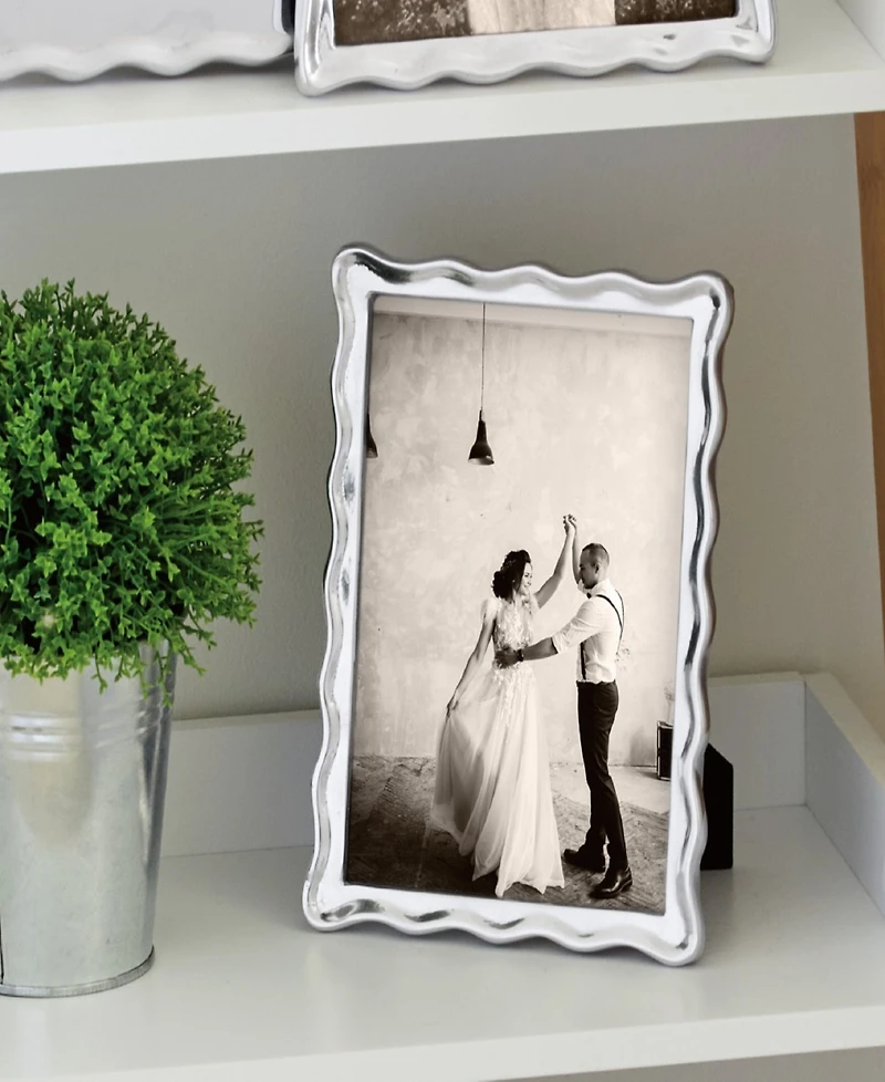Mariposa Wavy Frame, 5"x7"