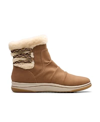 Clarks Women's Cloudsteppers Breeze Cozy Boots