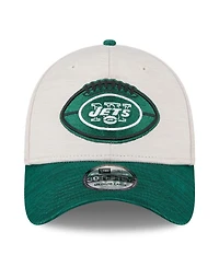 New Era Men's Stone/Green York Jets 2024 Sideline Historic 39THIRTY Flex Hat