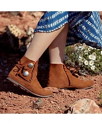 Minnetonka Women's Two Button Boot