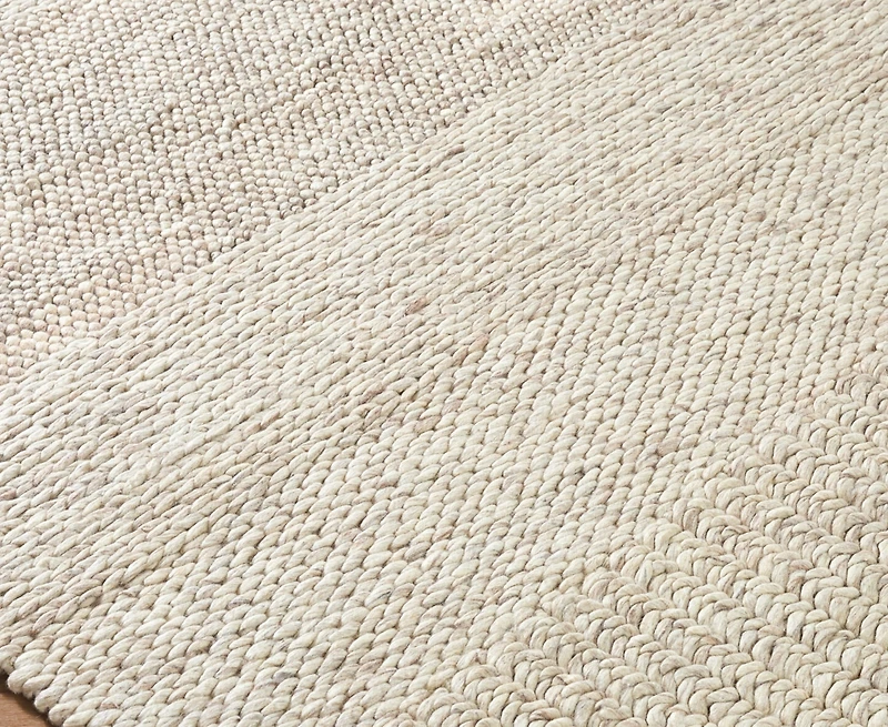 Surya Mae 541321 2'x3' Area Rug