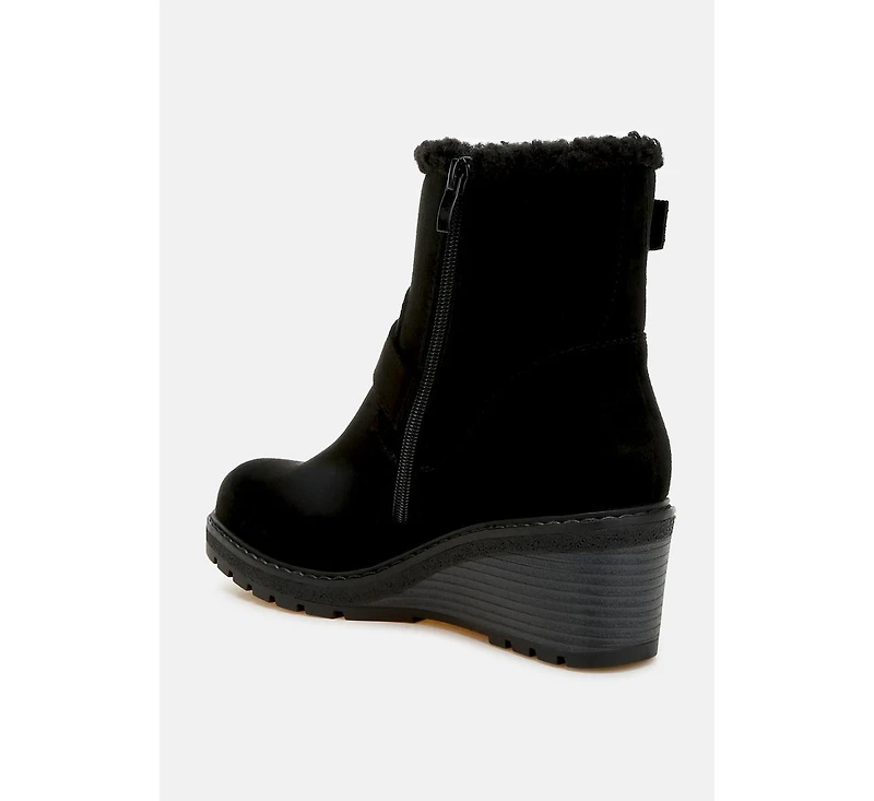 Big horn Faux Fur Harness Boots