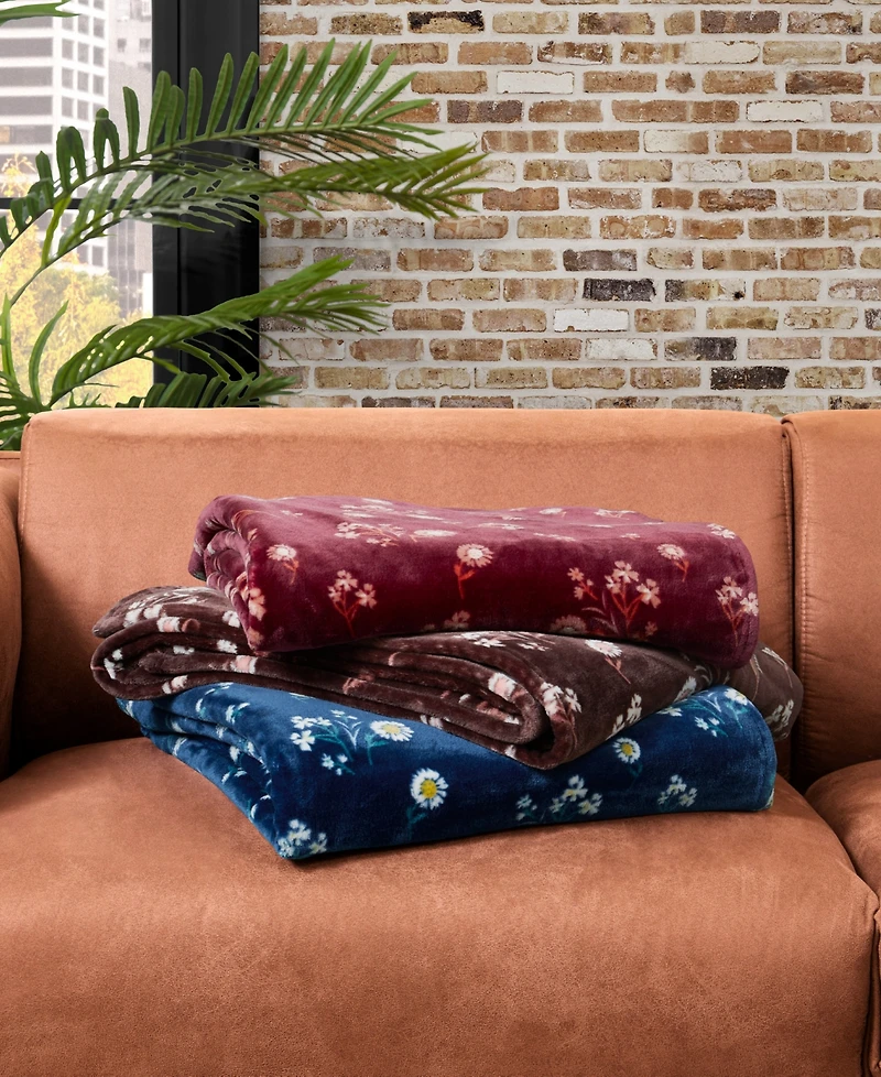 Lucky Brand Daisy Floral Cozy Plush Throw, 50" x 70"