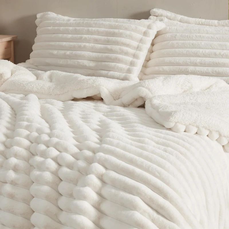 Roll Cakes Chunky Bunny - Coma Inducer Oversized Comforter Set - Cream,Queen