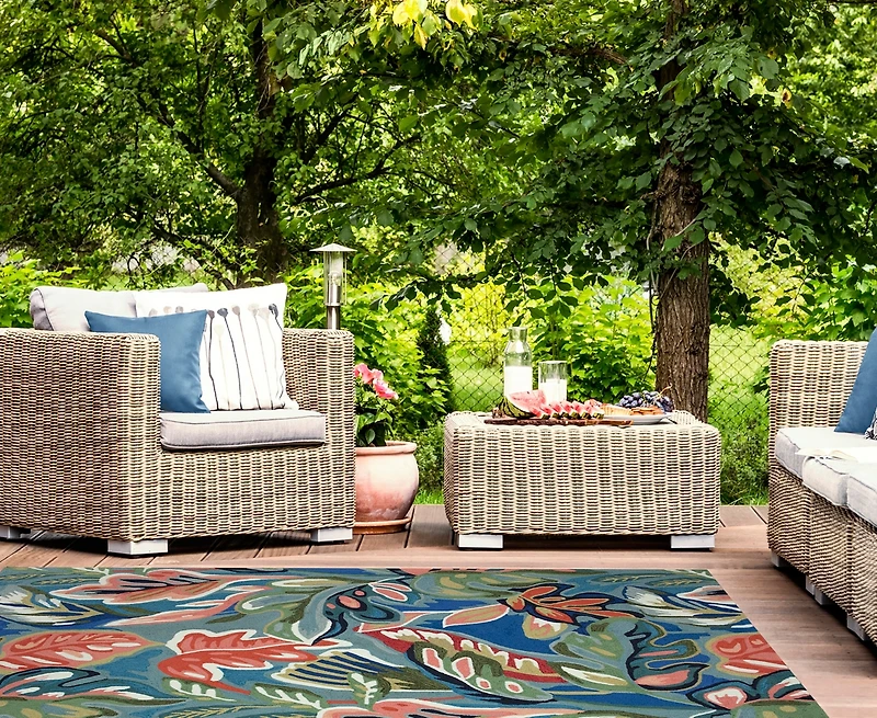 Liora Manne' Capri on Holiday 7'6"x9'6" Area Rug