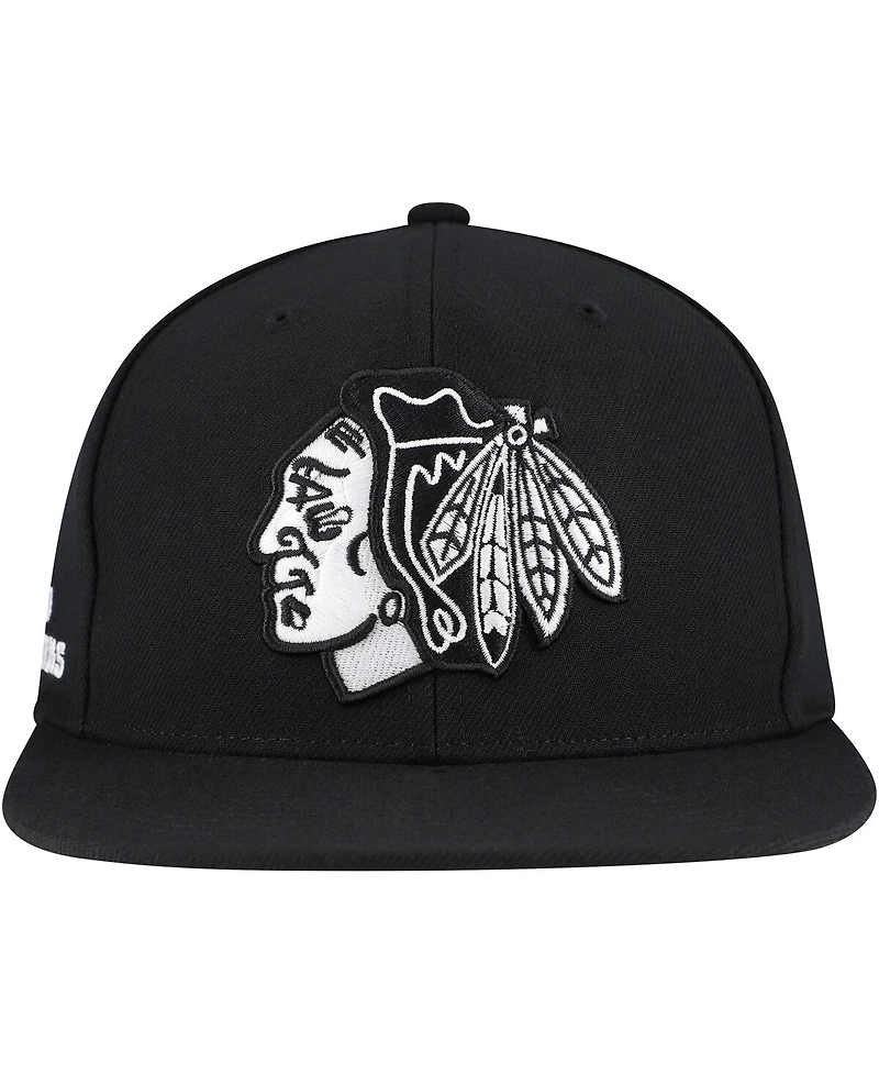 Mitchell & Ness Men's Black Chicago Blackhawks Team Snapback Hat