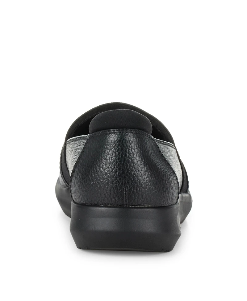 Baretraps Women's Jilian Slip On Flats