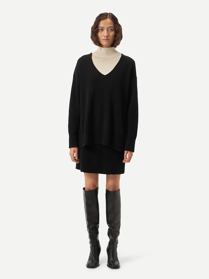 Gobi Cashmere Women's Relaxed-Fit V-Neck Sweater