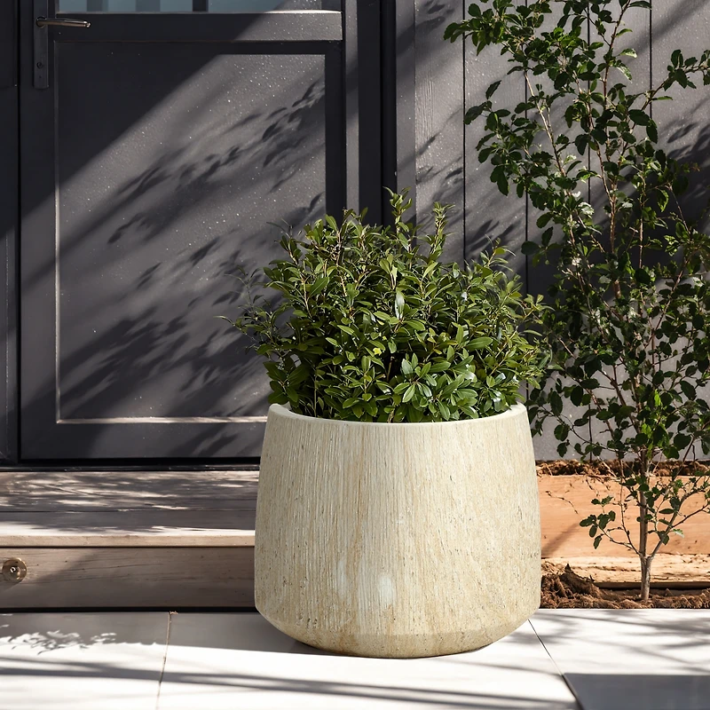 LuxenHome 2-Piece Marble Brown Ribbed Texture MgO Planter Set, Indoor and Outdoor