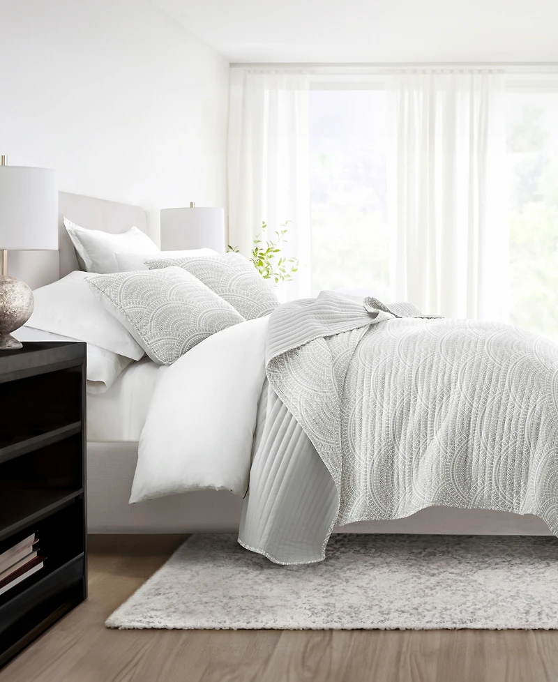 ienjoy Home Scallop Reversible 2-Pc. Lightweight Quilt Set, Twin/Twin Xl