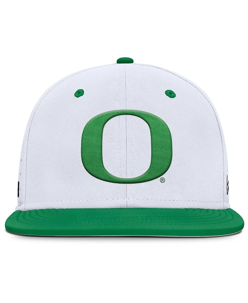 Nike Men's White Oregon Ducks On-Field Dugout True Performance Fitted Hat