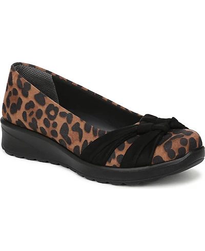 LifeStride Women's Glamour Round Toe Ballerina Flats