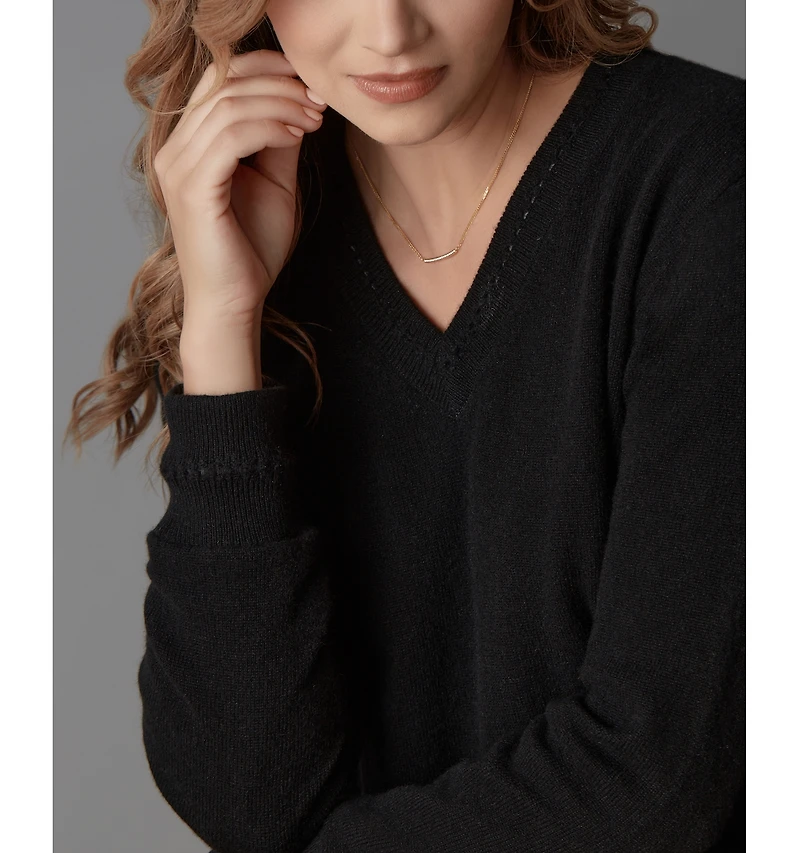 LuxLined Women's Itch-Free Cashmere V-Neck Sweater with Soft Inner Lining