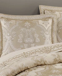 J Queen New York Sondra 4-Pc. Comforter