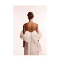 Milla Women's Dreamy off-shoulder blouse with meringue flounces