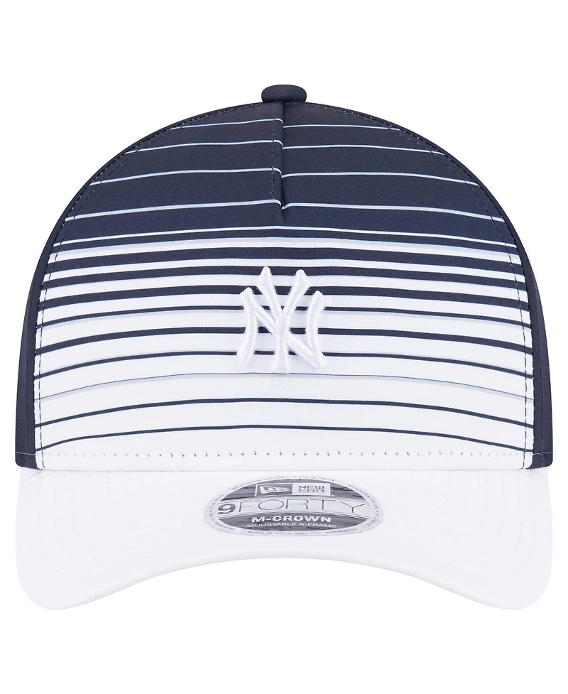 New Era Men's Navy New York Yankees Gradient 9FORTY M-Crown Adjustable Hat