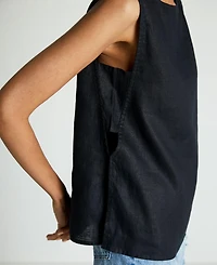 Reistor Women's The Black Business Top